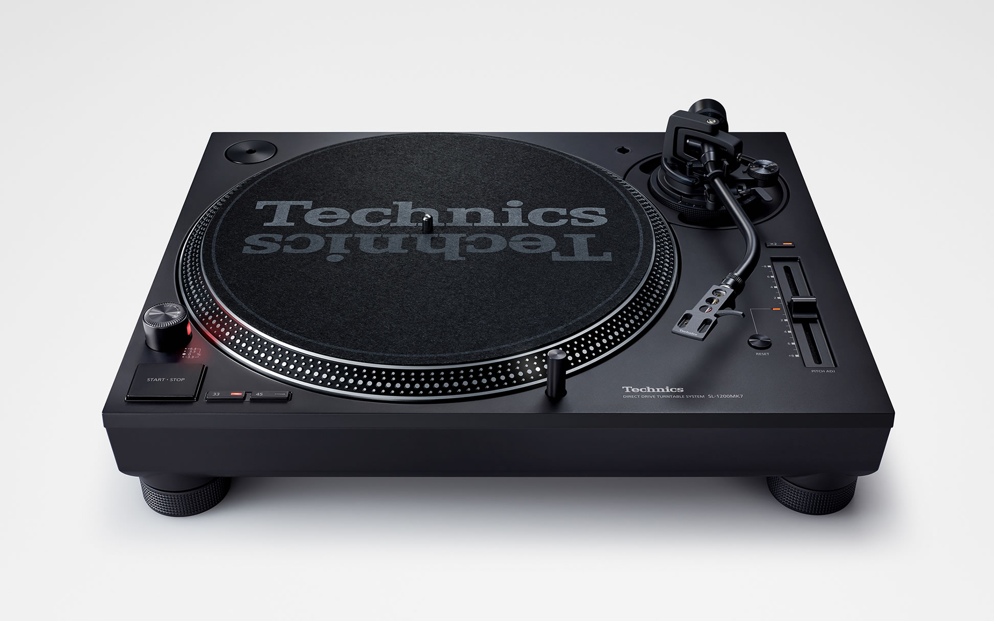 photo:Direct Drive Turntable System Technics SL-1200MK7