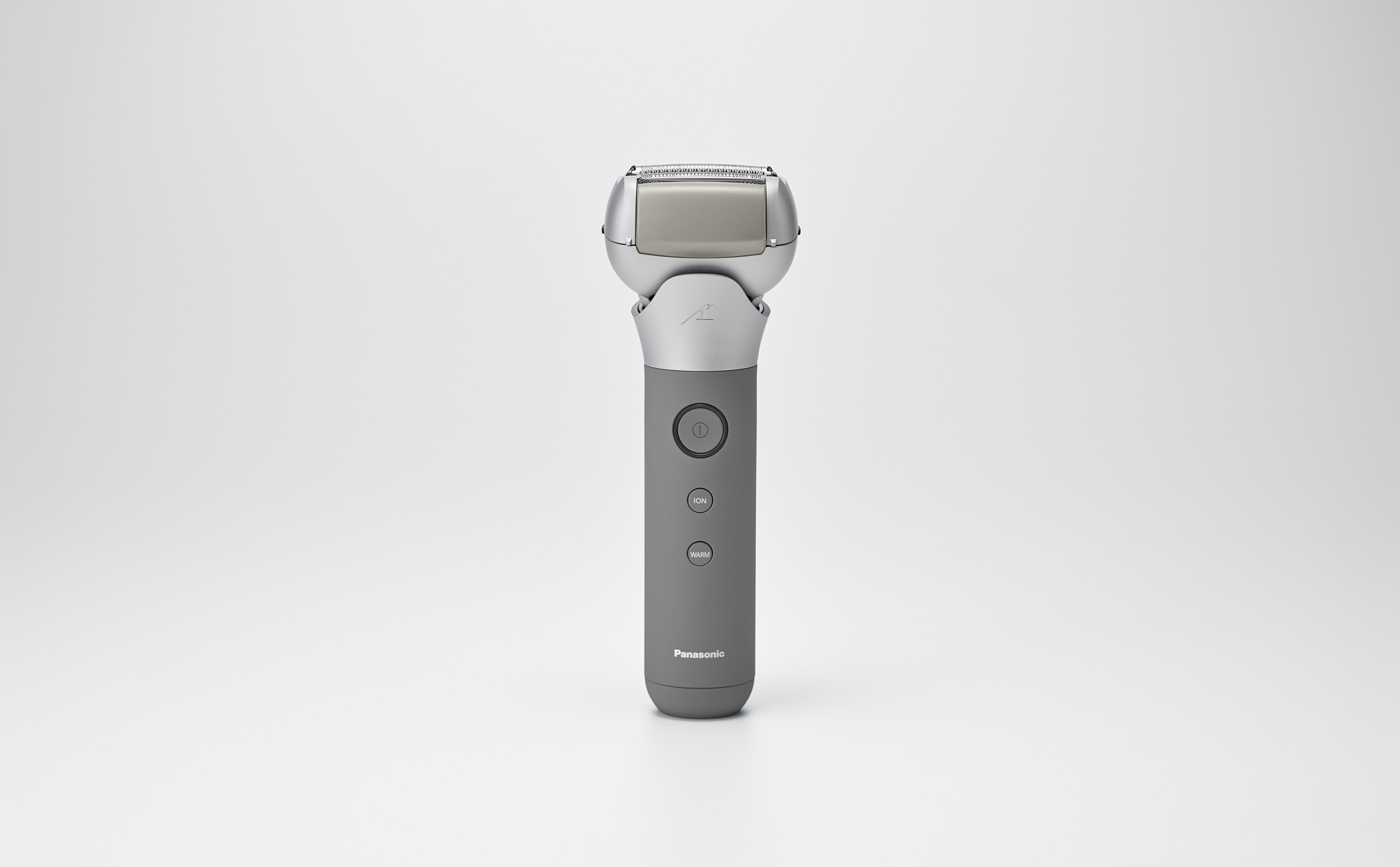 photo:Front view of Lamdash Skincare Shaver