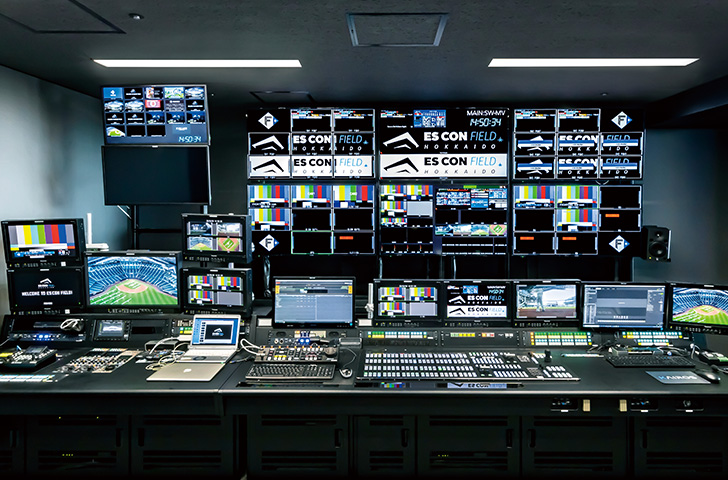 The control room utilizes Panasonic’s “KAIROS” IT/IP platform. 